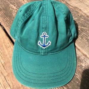 Kiel James Patrick hat